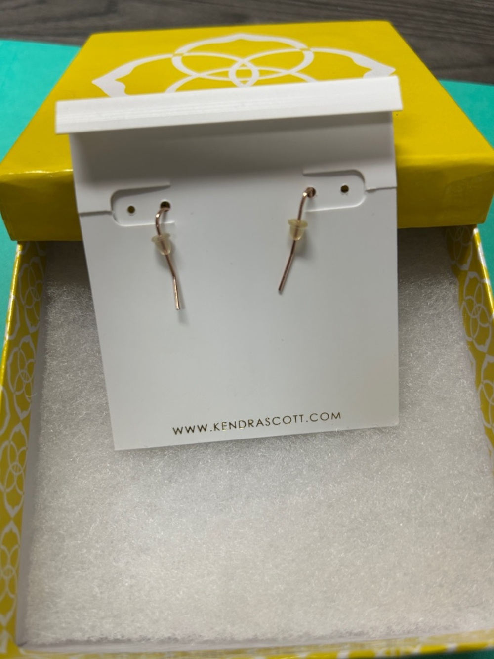 Kendra Scott Elle  Earrings - Peach Rose Gold - Picture 3 of 5